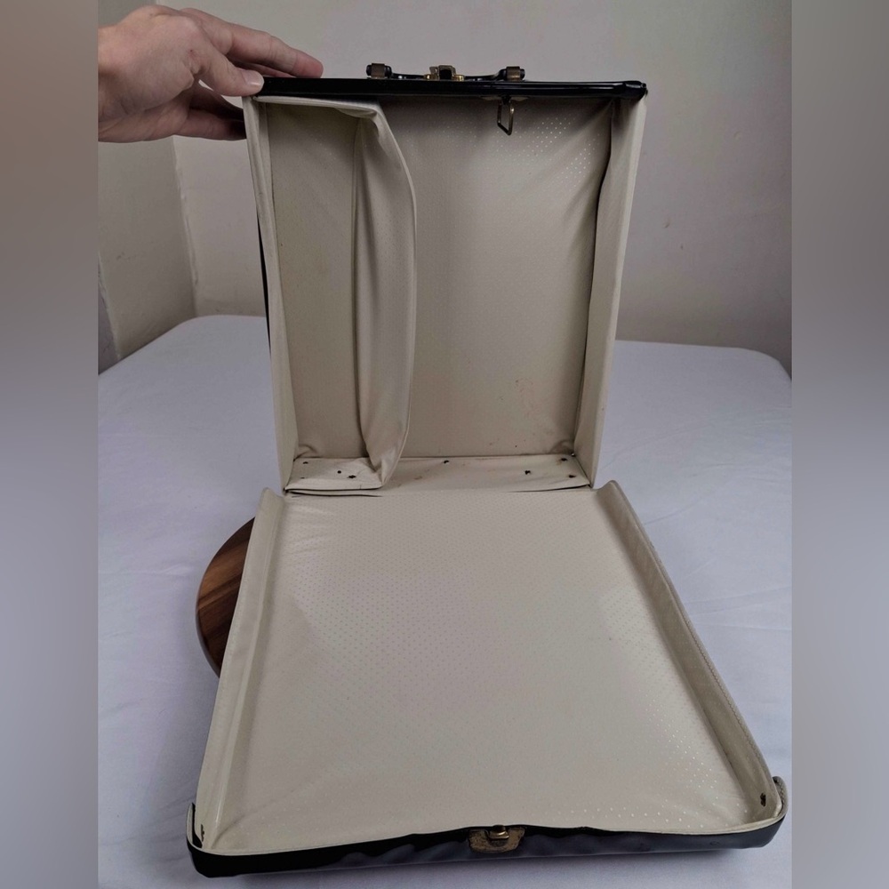 🌟 1961 Barbie Ponytail Doll Case — Early Mattel Era — Collector’s Piece 🌟 - Picture 6 of 8